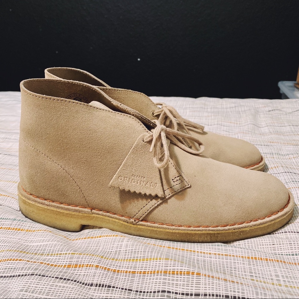Clarks Desert Boots in Sand Suede